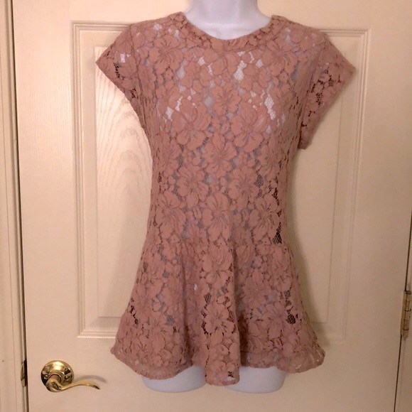 Gorgeous lace peplum blouse - Picture 3 of 13